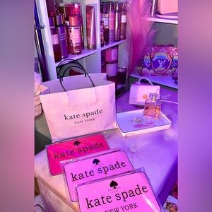 Kate Spade wristlet (brand new)